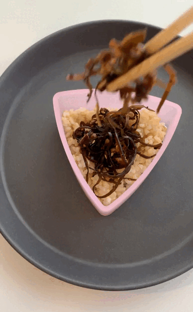 Mushroom and seaweed onigiri filling